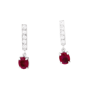 Boucles d'oreille or blanc, diamants et rubis.