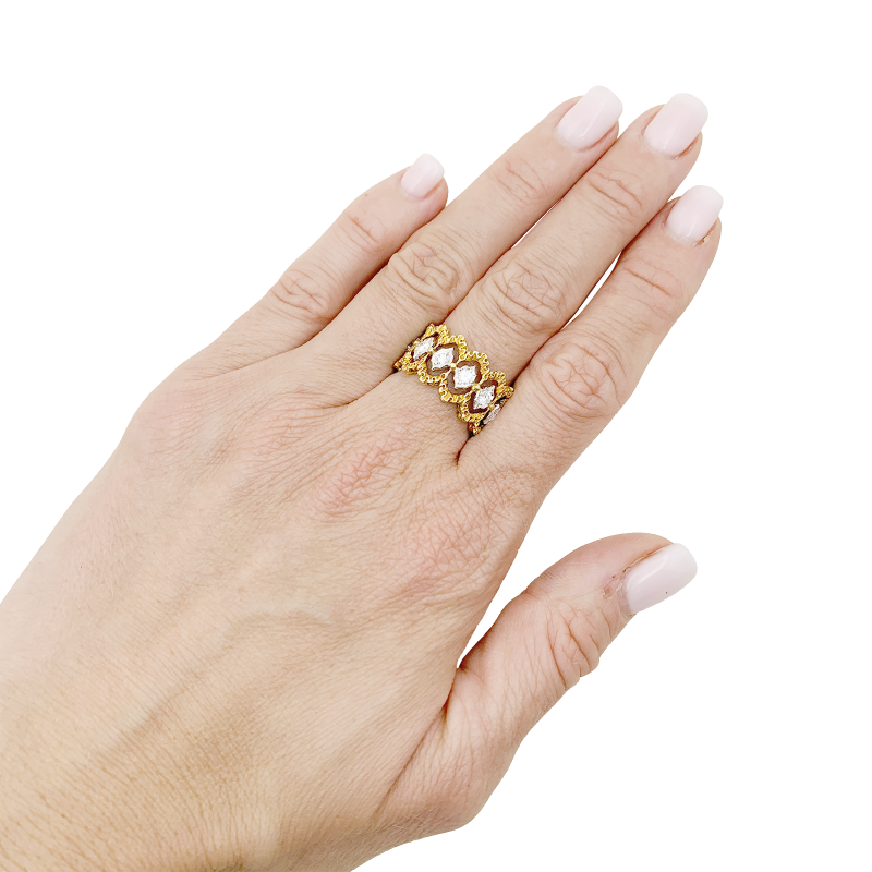 Bague Buccellati "Eternelle Band" or, diamants.