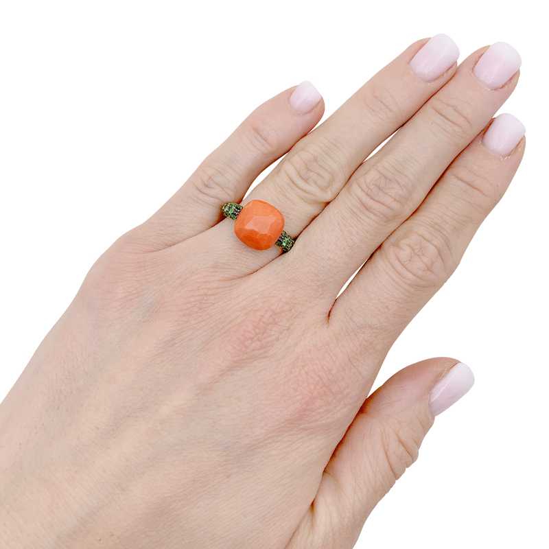 Bague Pomellato "Capri" en or rose, corail et tsavorites.