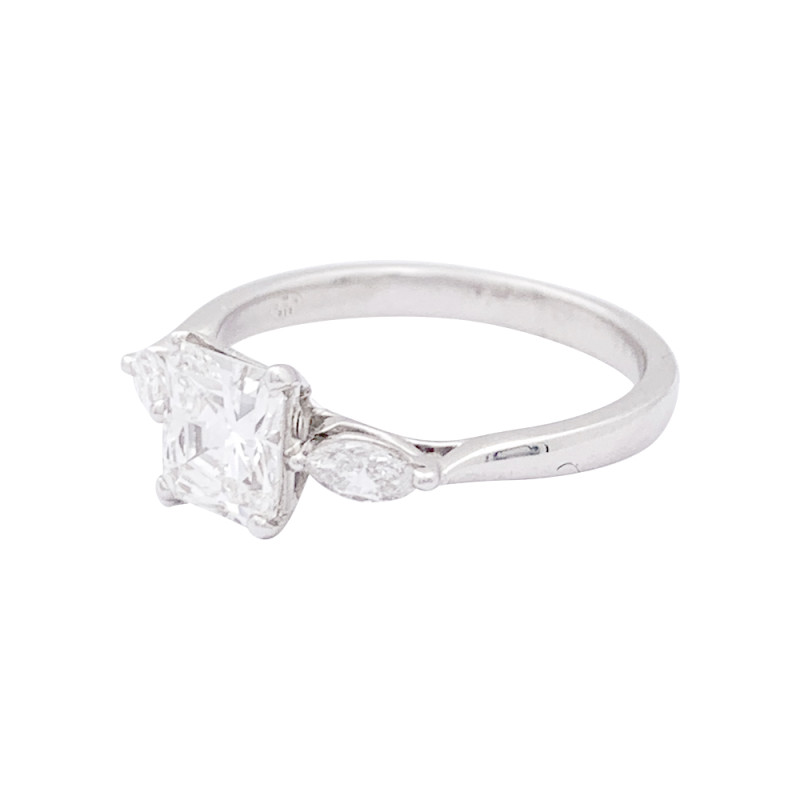 Bague or blanc, diamant 1,08 carat.
