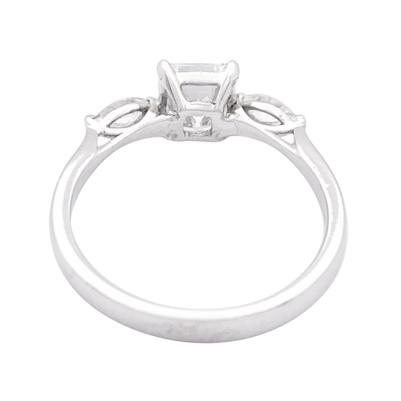 Bague or blanc, diamant 1,08 carat.