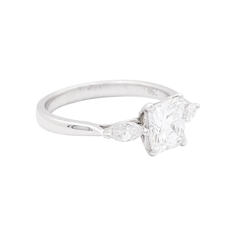 Bague or blanc, diamant 1,08 carat.