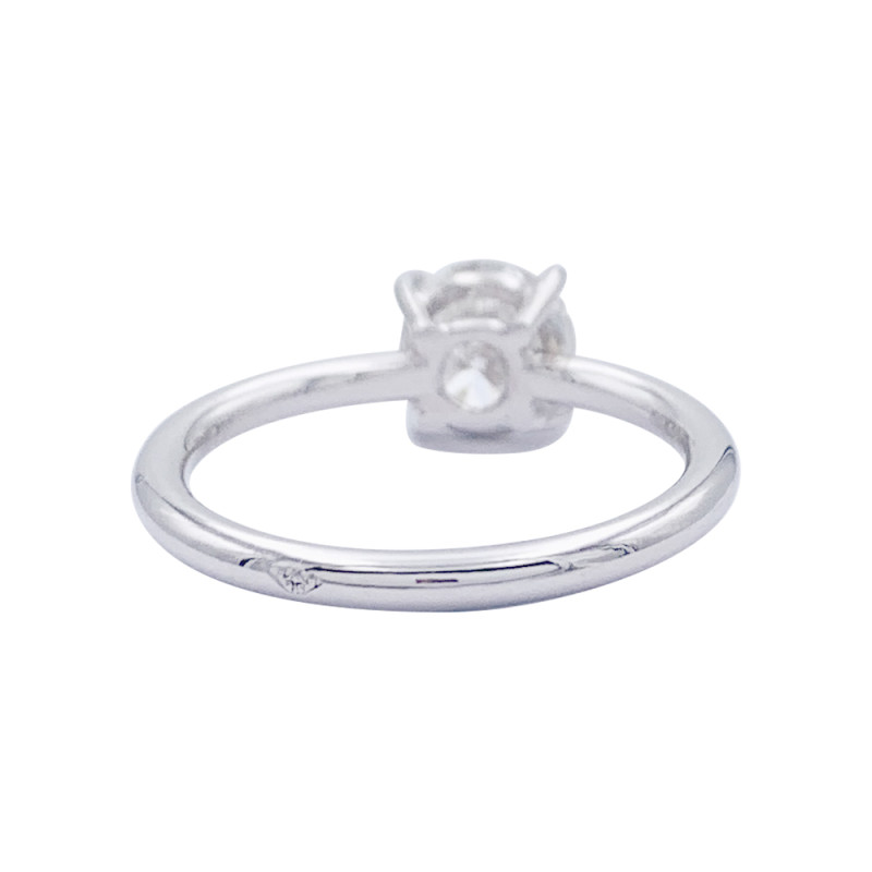 Bague solitaire en or blanc, diamant 1,11 carat.