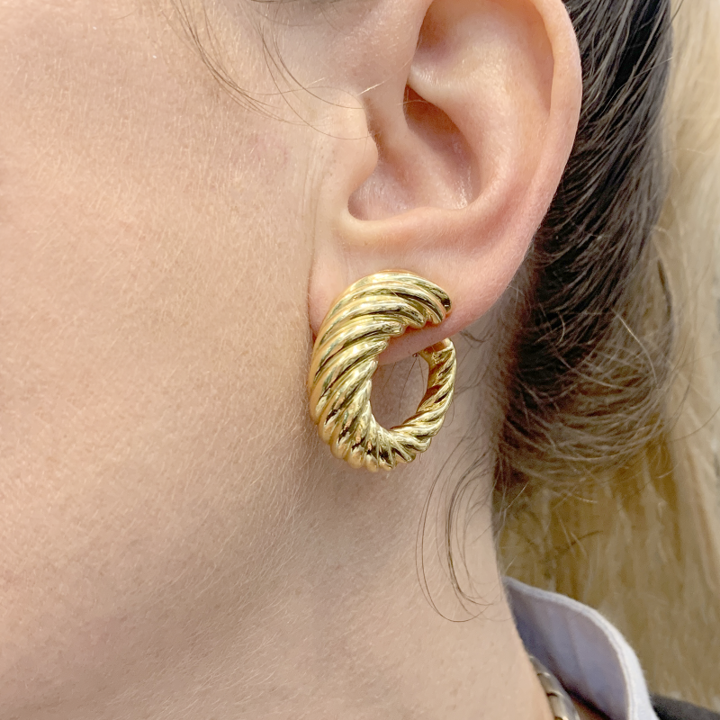 Boucles d'oreilles vintage, or jaune.
