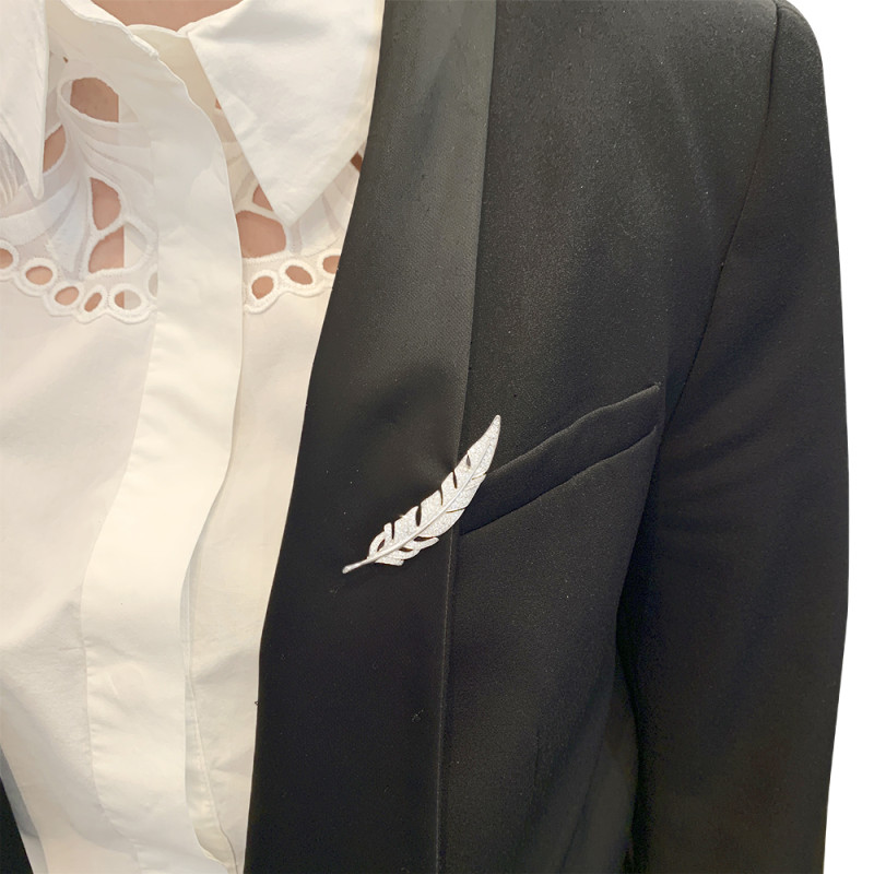 Boucheron white gold and diamonds "Feather" brooch.