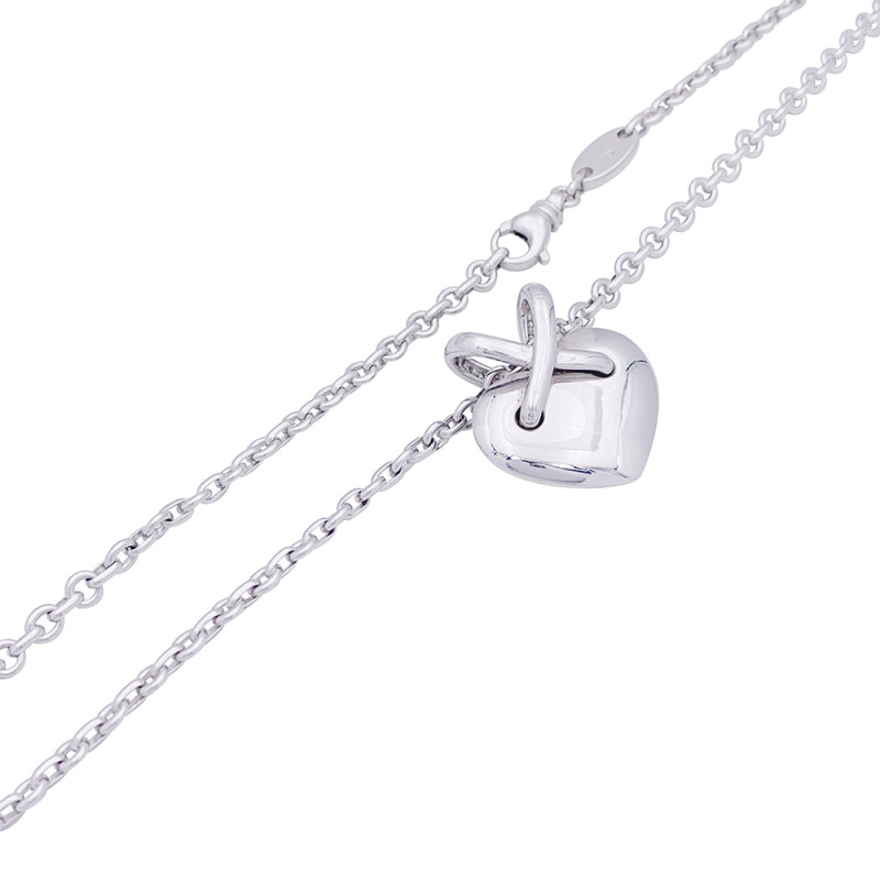 Collier Chaumet, "Coeur Liens", or blanc et diamants.