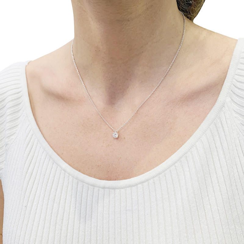 Diamond white gold necklace.