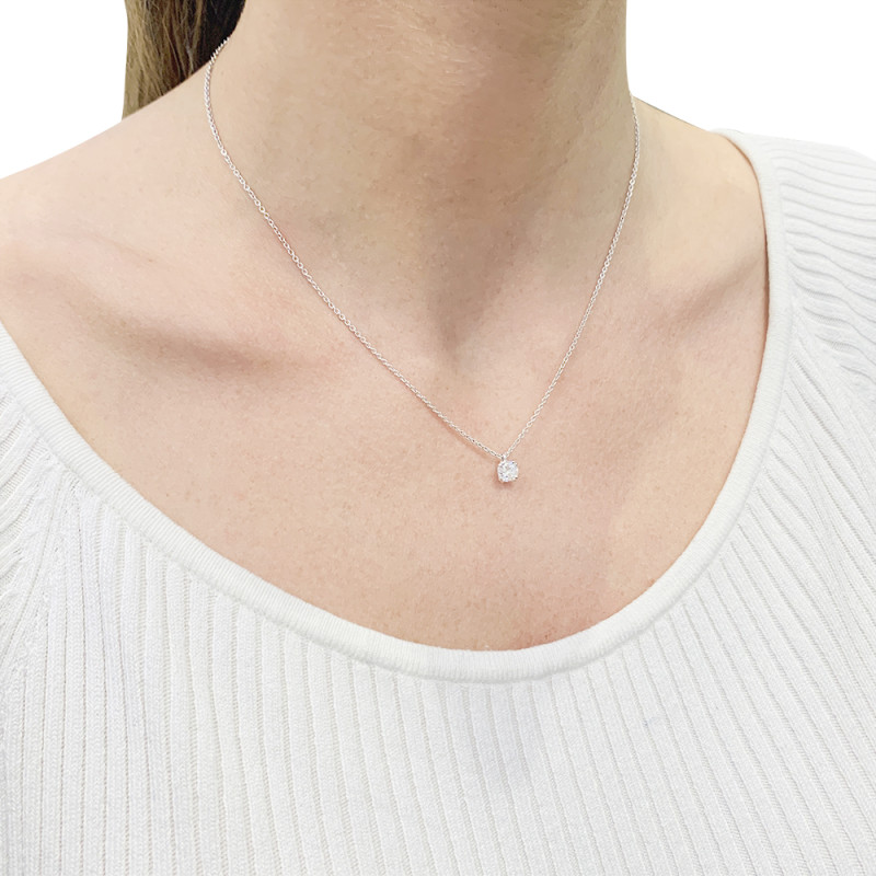 Diamond white gold necklace.