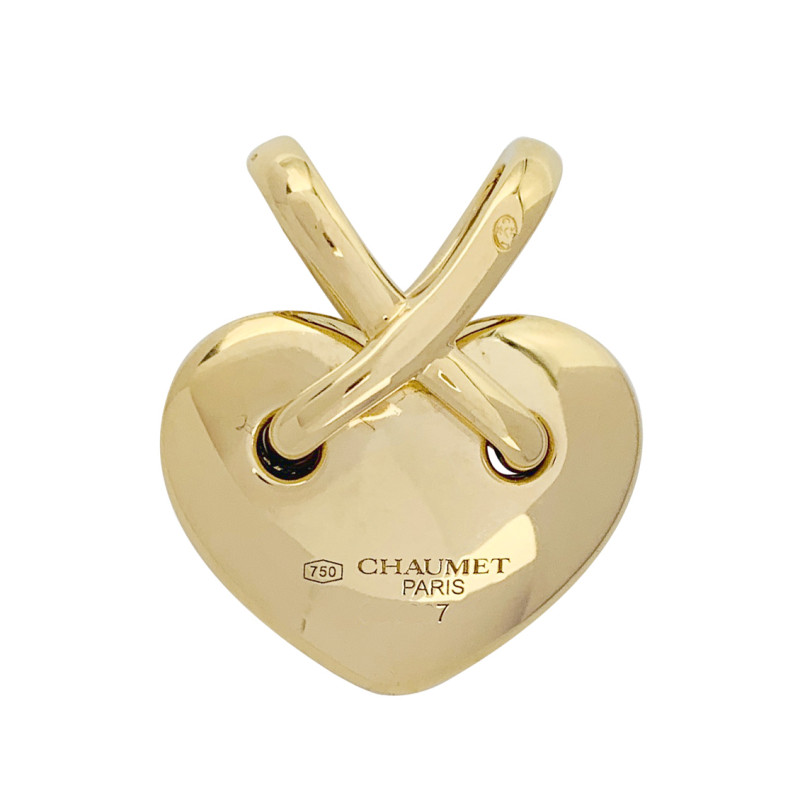 Pendentif Chaumet, collection "Liens", en or jaune et diamants.
