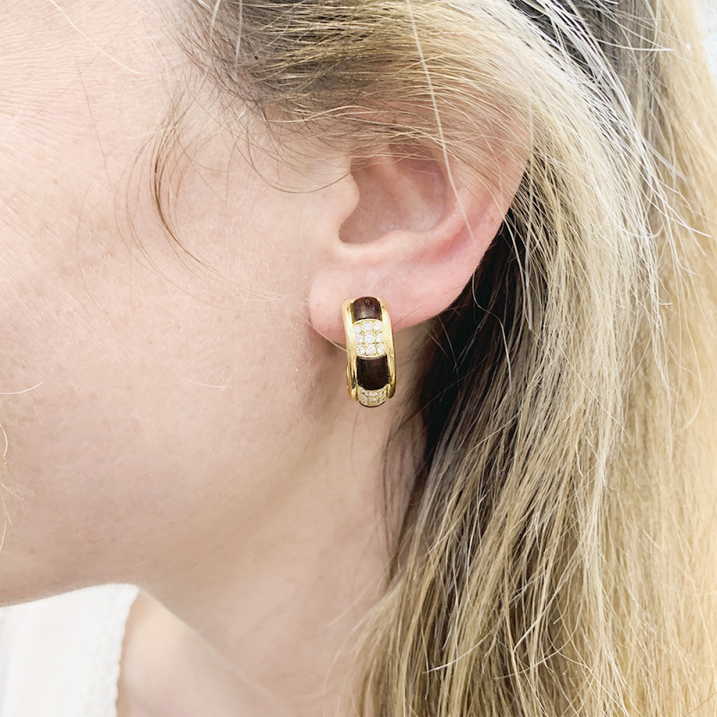 Boucles d'oreilles Boucheron, "Les Plurielles", en or jaune, diamants, bois d'amourette.