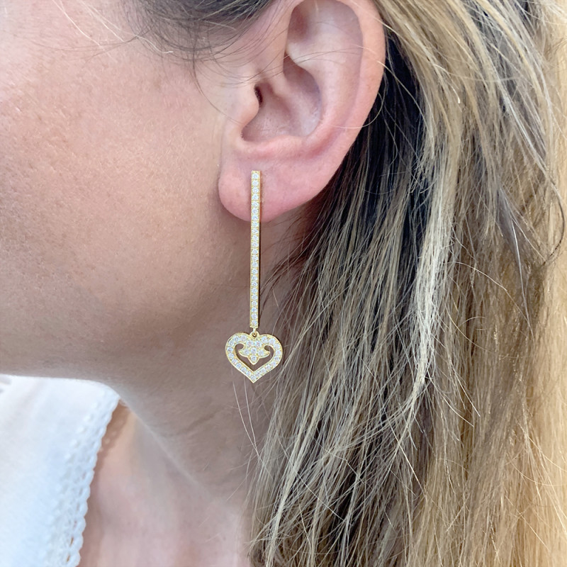 Boucles d'oreilles O.J.Perrin, "Légendes", or jaune, diamants.
