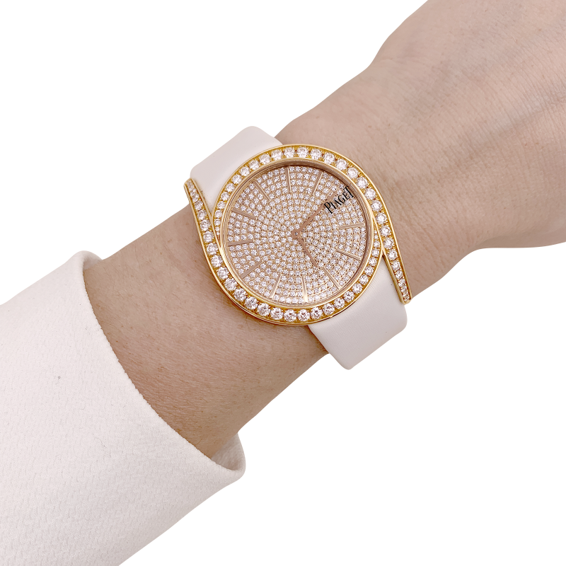 Montre Piaget "Gala LimeLight" or jaune, diamants, cuir.