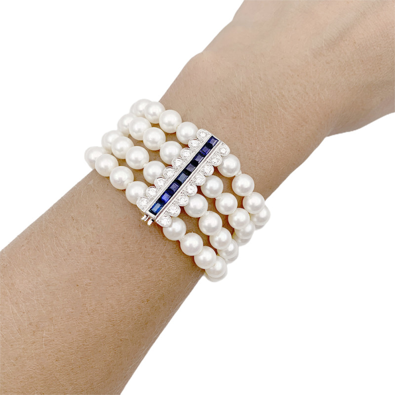 Pearls, gold, diamonds and sapphires bracelet.