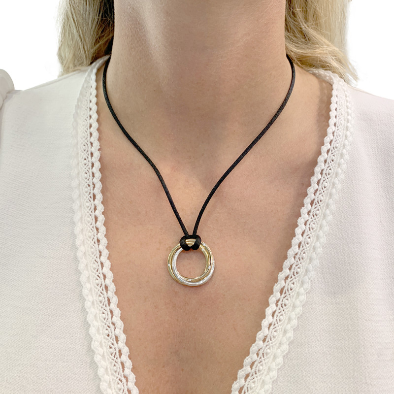 Collier Cartier, "Trinity", trois ors, diamants.