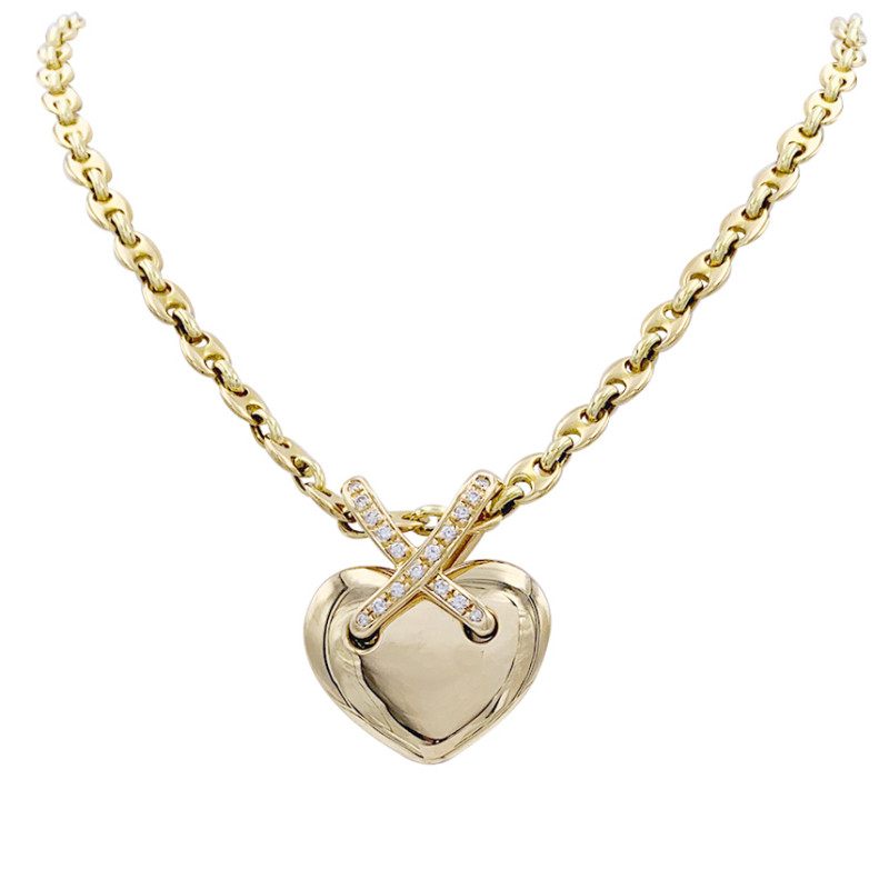 Pendentif Chaumet, collection "Liens", en or jaune et diamants.