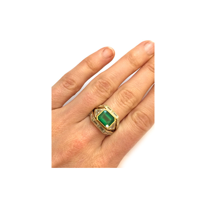 Bague H.Stern, or jaune, émeraude et diamants baguettes.