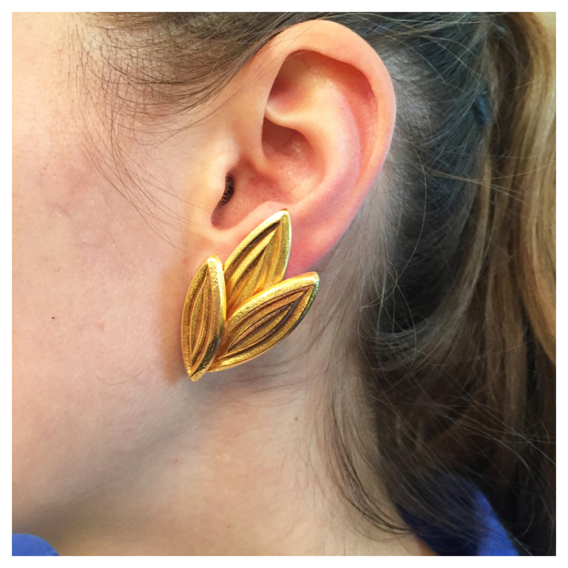 Boucles d'oreilles Lalaounis or jaune.