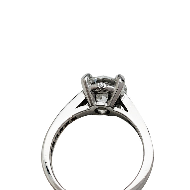 Platinum 2,02 carats diamond ring.