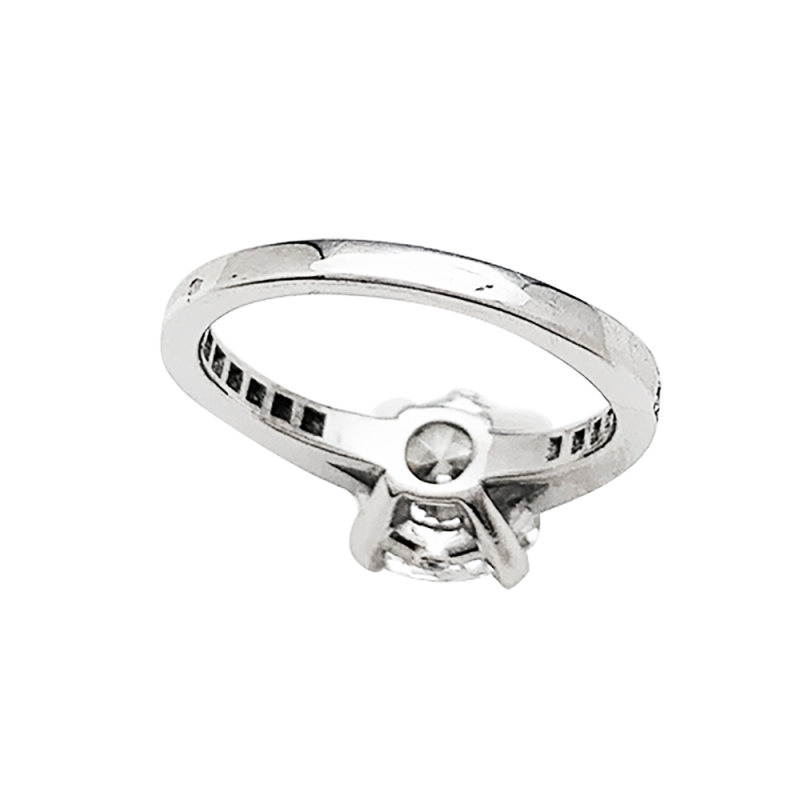 Platinum 2,02 carats diamond ring.