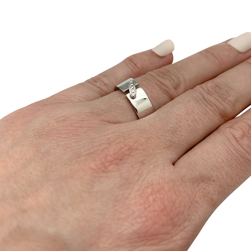 White gold Chaumet "Liens" ring, diamonds.