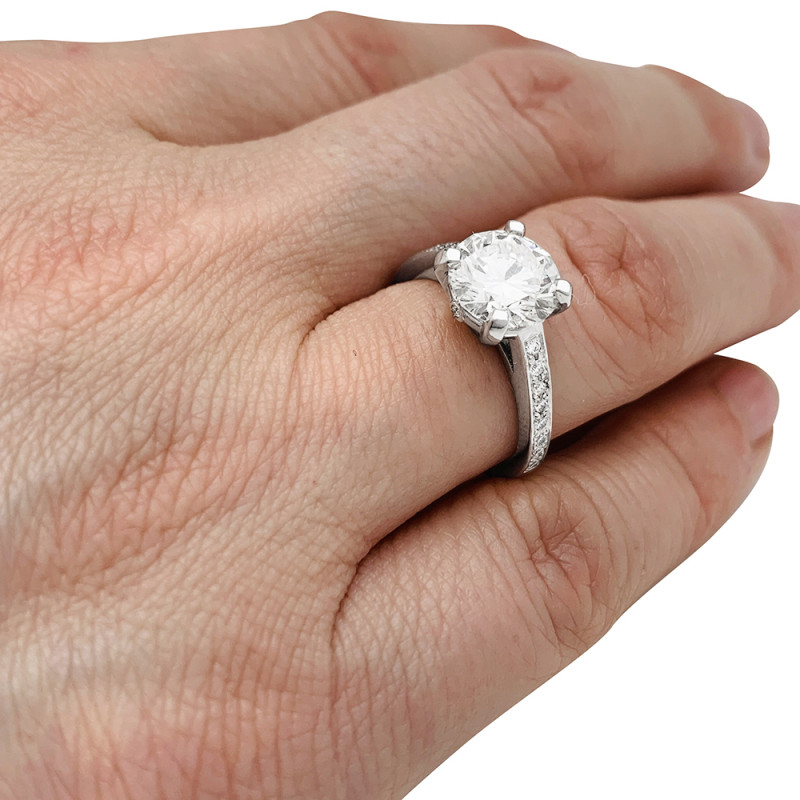 Platinum 2,02 carats diamond ring.