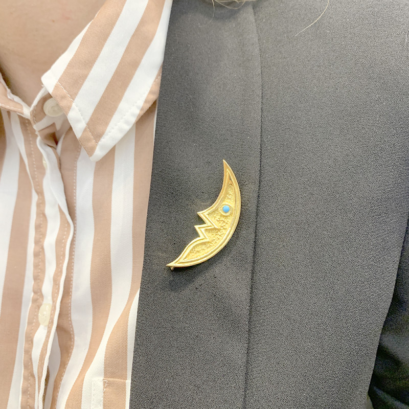 Broche G.Braque, "Croissant de Lune", or jaune.