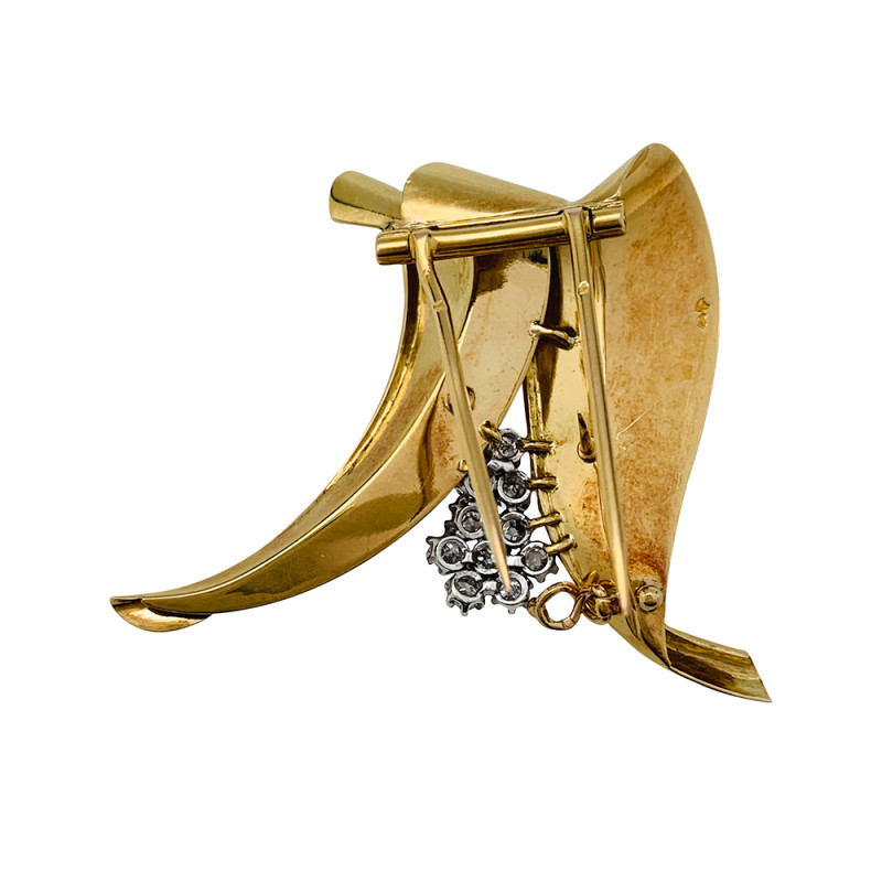 Yellow gold and platinum Fontana brooch, diamonds.