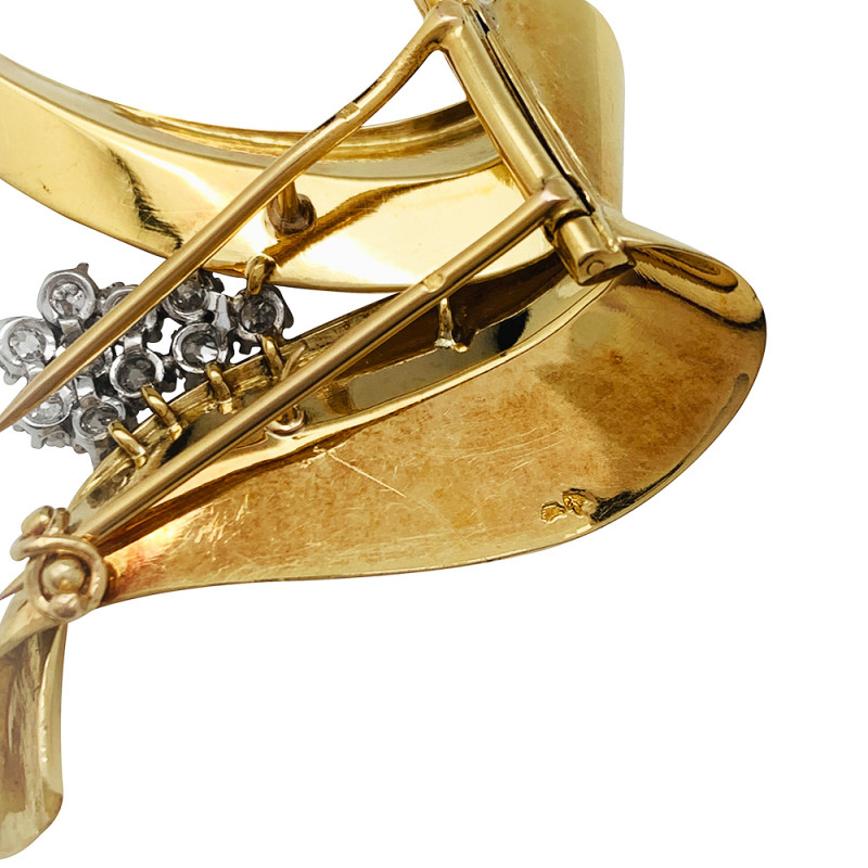 Yellow gold and platinum Fontana brooch, diamonds.