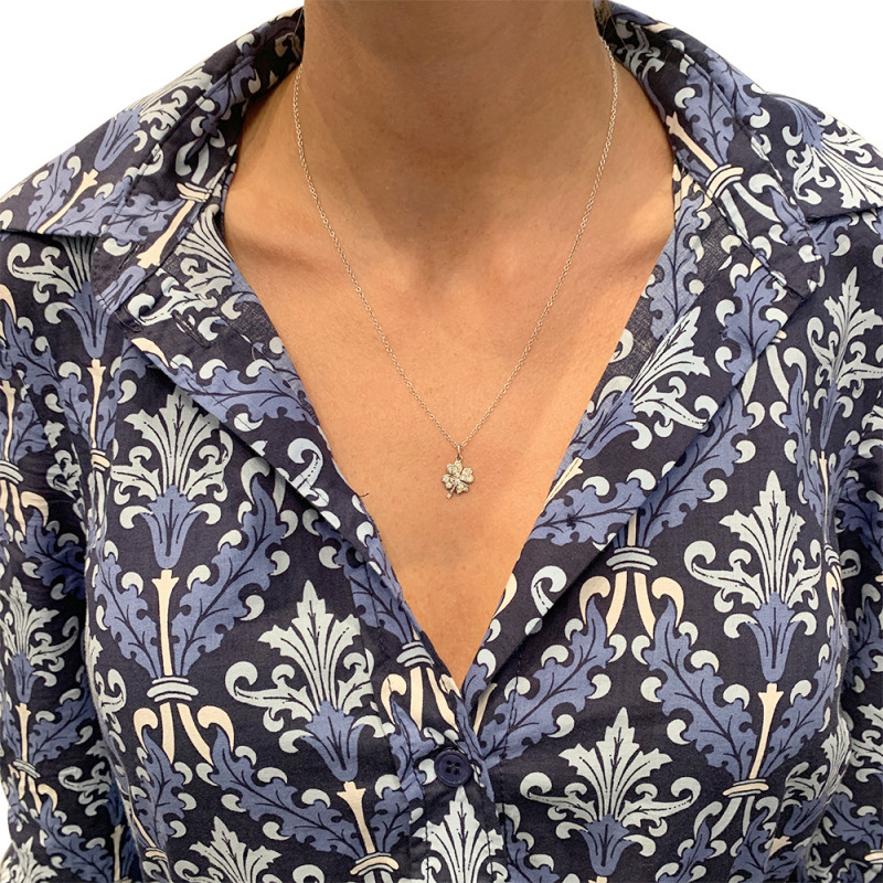 White gold Dodo clover necklace, diamonds.