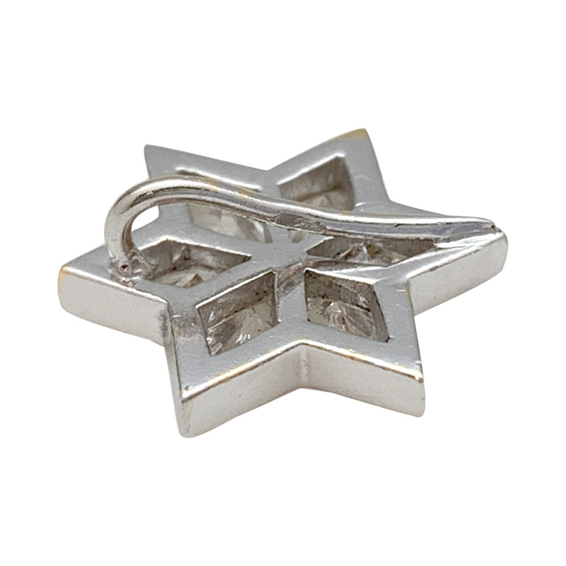 Pendentif en or blanc, étoile diamants.